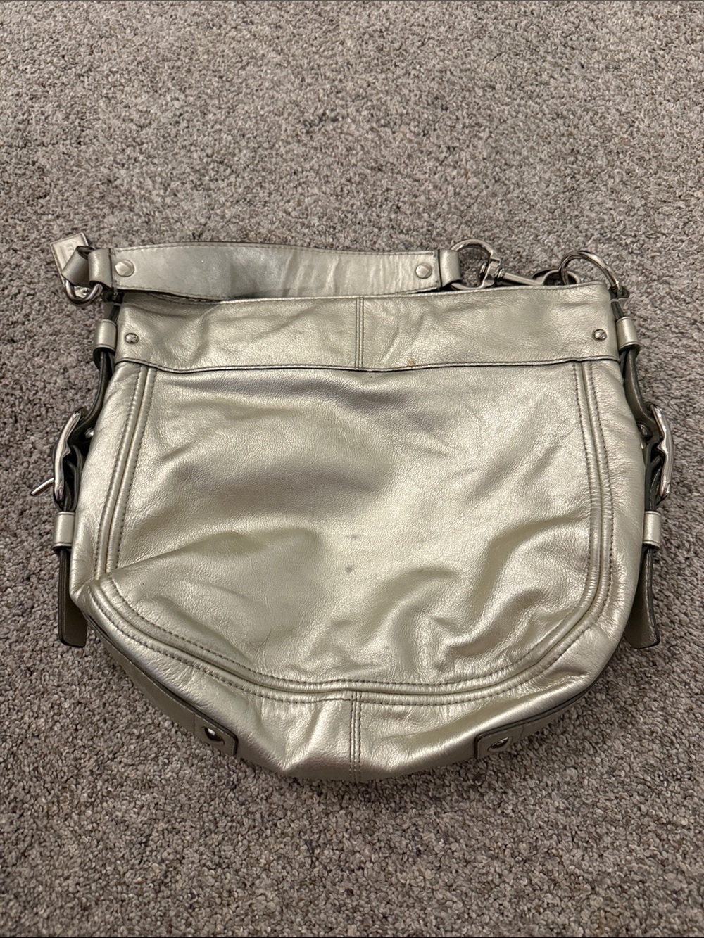Coach Zoe hobo bag in metallic silver leather - Picture 7 of 8